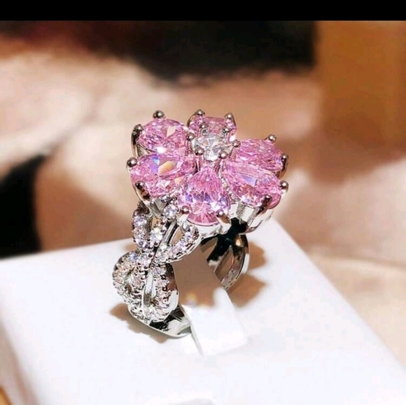 Jewelry - Beautiful Statement Flower Pink White Cubic Zirconia Silver Plated Ring Size 5